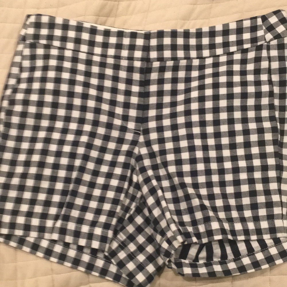 Women’s size 4 J.Crew black and white check shorts
SH-1